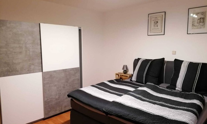 Ensch House | Ferienwohnung 55 m², 1 Schlafzimmer, 1 Wohnzimmer, 1 Küche, 1 Bad, 1 Flur