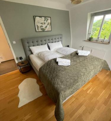 Bad Reichenhall Apartment | Ferienwohnung Bad Reichenhall in zentraler Lage mit Bergblick