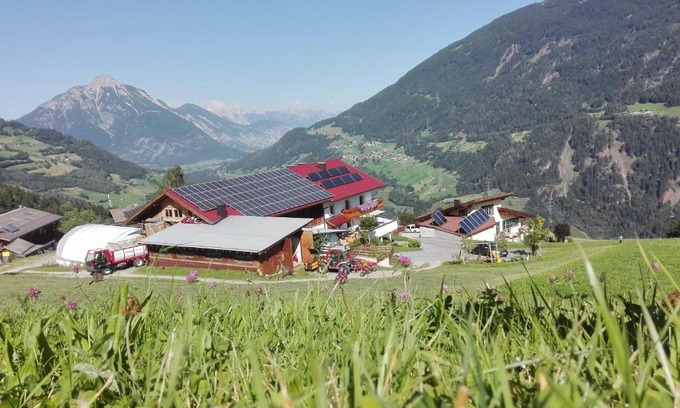 Wenns House | Ferienwohnung Berghof Pixner
