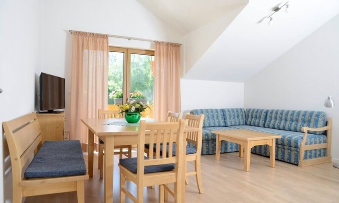 Prien am Chiemsee Apartment | Ferienwohnung C mit 2 Sep. Schlafzimmer, Südbalkon, 90qm