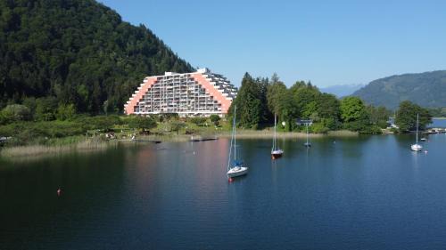 Landskron Apartment | Ferienwohnung Dobernig Apartment Ossiacher See
