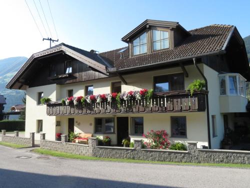 Heinfels Apartment | Ferienwohnung Fam Alfons Geiler