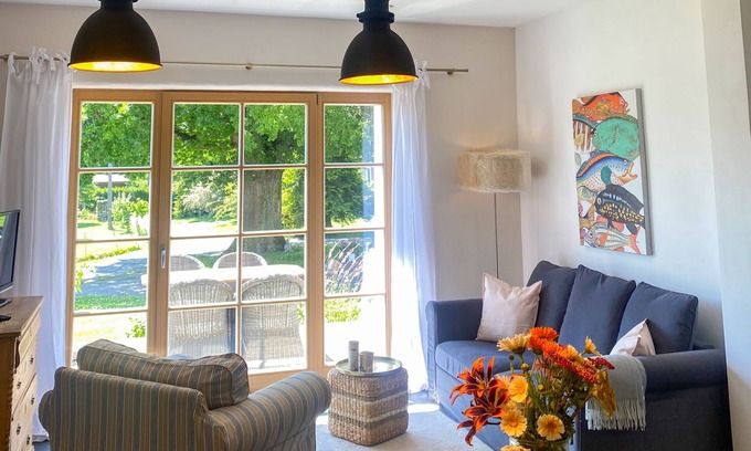 Kenz-Kustrow Apartment | Ferienwohnung Feldhase - Gutshaus Kranichflug