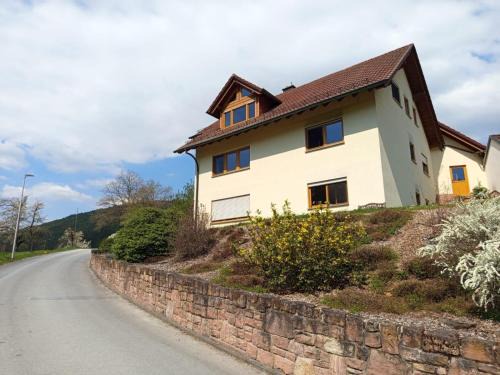 Weilbach Apartment | Ferienwohnung Hennrich