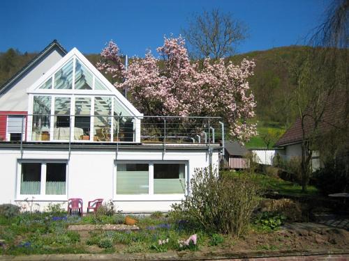 Bad Pyrmont Apartment | Ferienwohnung in Löwensen mit eigener Terrasse