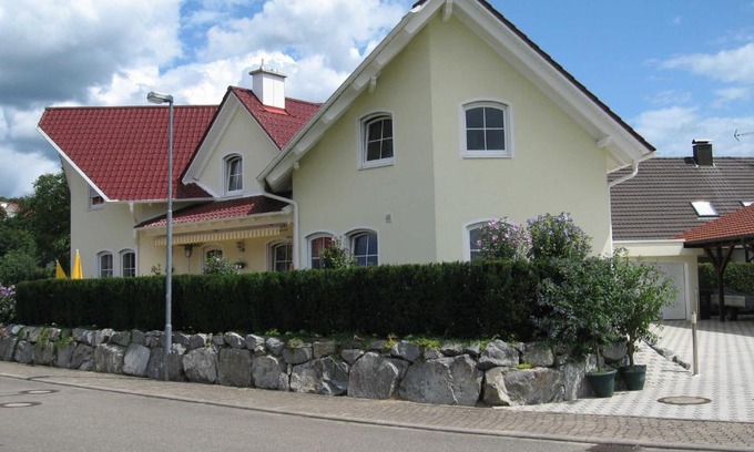 Mahlberg Apartment | Ferienwohnung Kunst