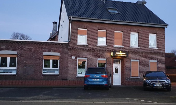 Willich Apartment | Ferienwohnung Linden 180