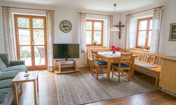 Chamerau Apartment | Ferienwohnung mit Terrasse auf Bauernhof