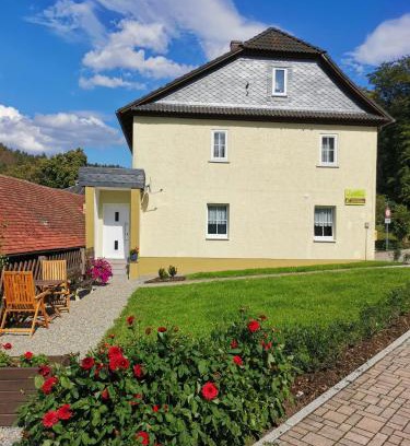 Paulinzella Apartment | Ferienwohnung Paulinzella 9 inklusive Parkplatz und WLAN