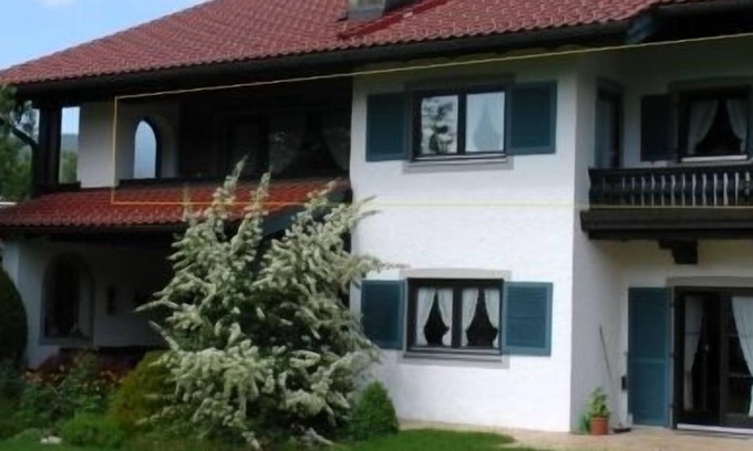 Kreuzfeld Apartment | Ferienwohnung Roßgasse für 3 Personen mit Balkon, Separater Schlafraum, 45 m²