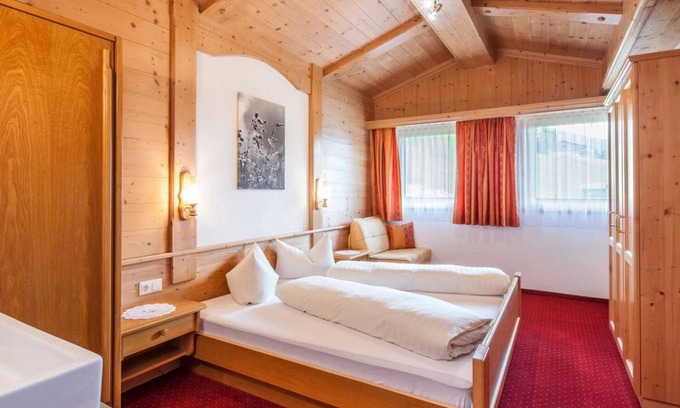 Wenns Apartment | Ferienwohnung Tschirgant - Ferienwohnungen Lechthaler