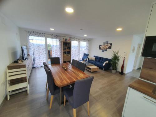 Thannhausen Apartment | Ferienwohnung Weizblick