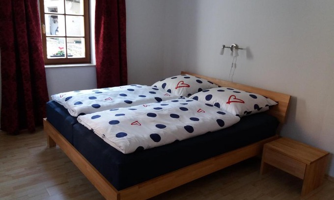 Oberschona Apartment | Ferienwohnung Wolf