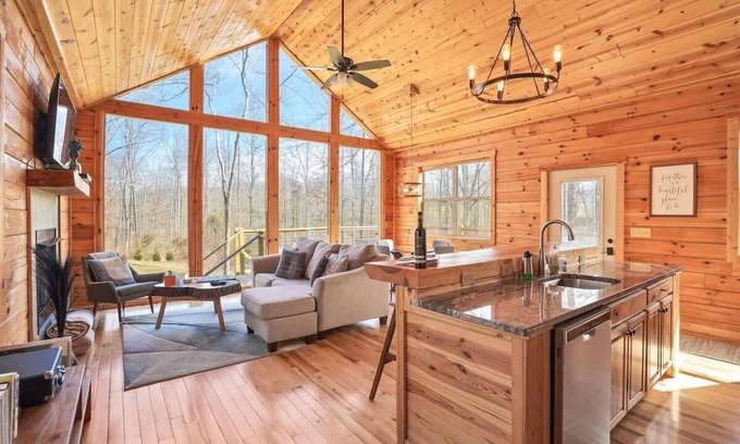 McArthur Cabin | Fern Haven A Modern Take on Hocking Hills Cabins