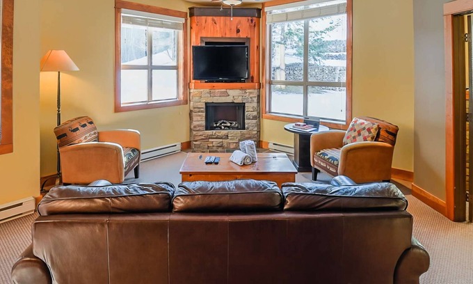 East Kootenay Condo | Fernie - Timberline Lodges Juniper #611