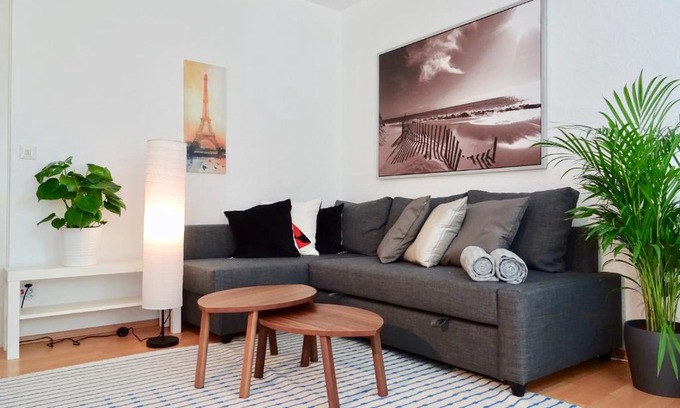 Neukirchen-Vluyn Apartment | Fewo Neukirchen mit Balkon