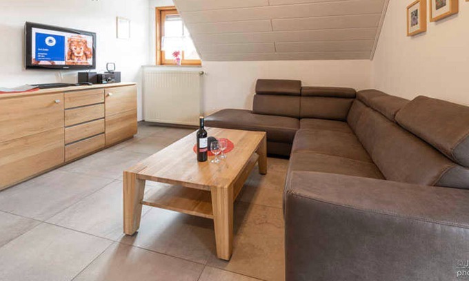 Bernheck Apartment | FeWo3 Red windflower - Ferienhaus Maul