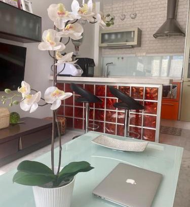 Parque Alcosa Apartment | FIBES Apartamento con piscina y parking gratis