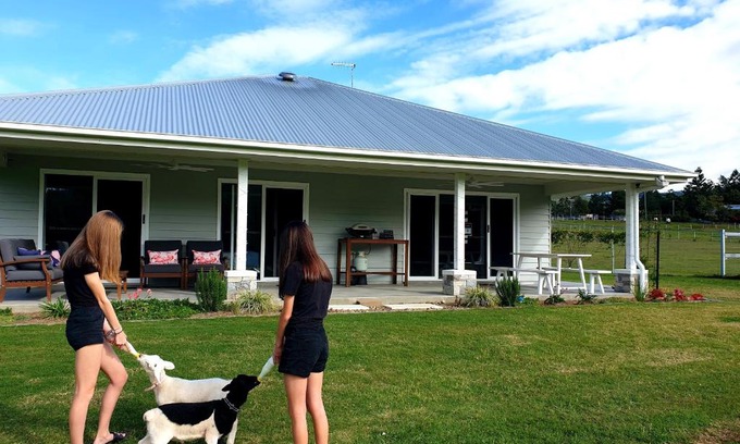 Highvale House | Fig Tree Farm B&B Highvale-Farmstay near Brisbane!