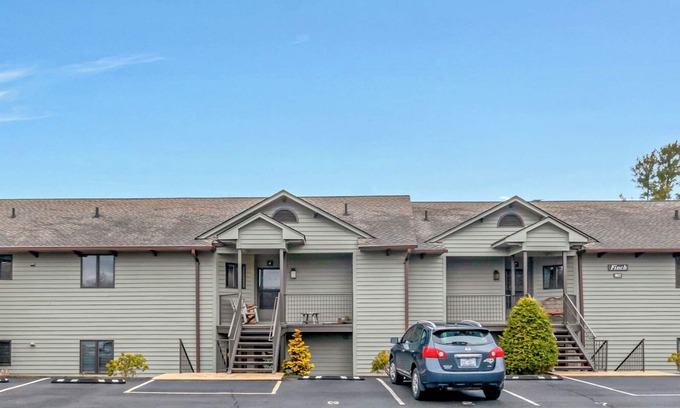 Blowing Rock Condo | Finch 2 | Fireplace, Restaurant, Pool, Spa