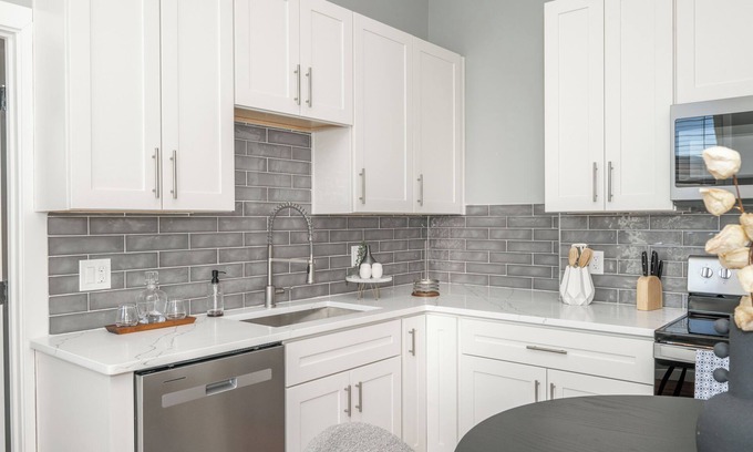 Over-the-Rhine Apartment | Findlay Market Suite 6