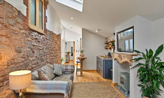Burlescombe Cottage | Finest Retreats | Hillfarrow Hideaway