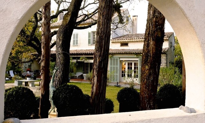 Rians Villa | Finis Hortorum luxury familyhome on estate, swimming pool near Aix en Provence