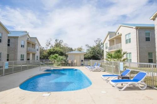 Long Beach House | Fins Up
