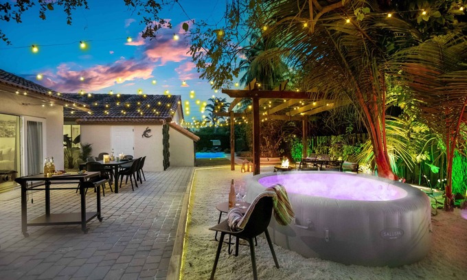 Palmetto Bay Villa | FirePit/Beach/Basketball/LuxuryVilla