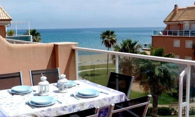 Molinell Apartment | FIRST LINE BEACH PENTHOUSE WITH SEA VIEWS. WIFI.