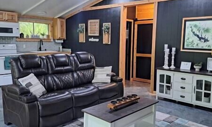 Jefferson House | Fish Cabin at the Pines