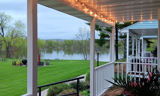 Poynette Condo | Fisher's Flop - A Lofted Condo on the Wisconsin River