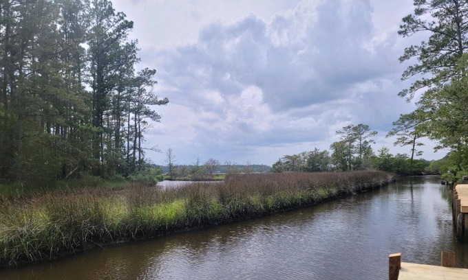 Cedar Point House | Fisherman's Paradise / Sleeps 9 / Waterfront