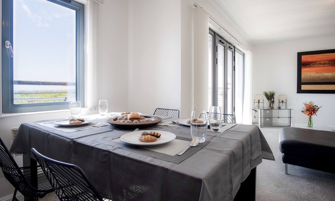 Castle Apartment | Fisherman's Way - 2 Bed Apt - SA1 Swansea