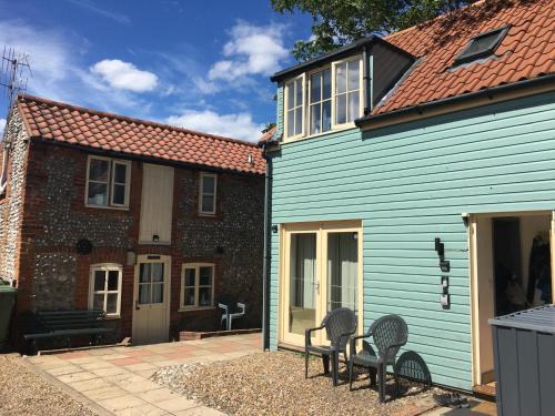 Sheringham House | Fishermans Flint cottage