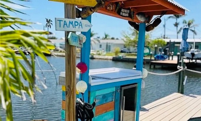 Matlacha House | Fisherman’s Paradise Cozy Waterfront Retreat Matlacha - Your Dream Escape