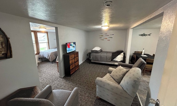 Gypsum Apartment | Fishermen’s Denn, close to Lake Erie Islands, boat ramps, ferries, and marinas