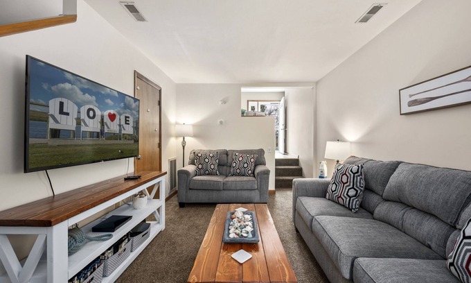 Deep Hole House | Fishhook Hideaway - Adorable AND Affordable!