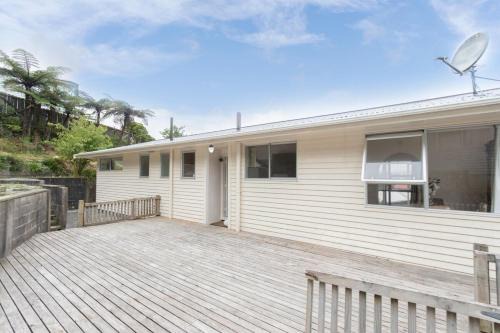 Johnsonville Apartment | five bedrooms and two living rooms property in Johnsonville Wellington