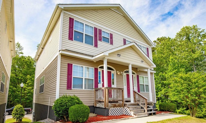 New Bern House | Five-Minutes Flyover Cherry Point NC