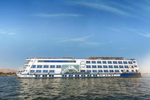 Aswan Hotel | Five-star Nile cruise 4 Night from Luxor to Aswan every Monday, Thursday and Saturday