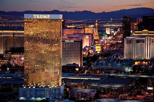 Las Vegas House | Five Star Trump Hotel No Resort And Cleaning Fees