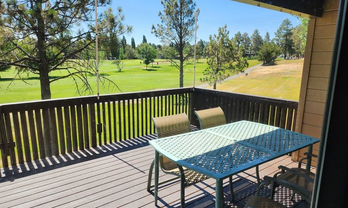 Flagstaff House | Flagstaff Country Club, Endless Summer Recreation.