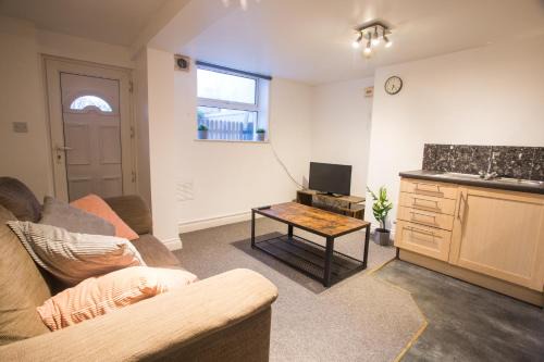 Southville Apartment | Flat 1, 4 Warden Rd