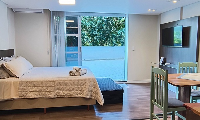Centro Apartment | Flat 108- river view