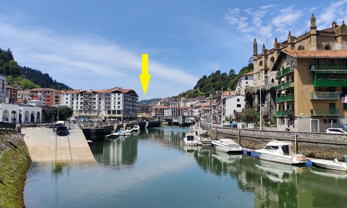 Ondarroa Condo | FLAT in the CENTER OF ONDARROA, fishing village, with WIFI 600MB, without slopes.