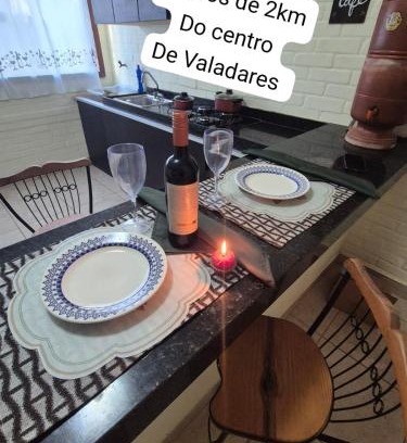 Alto Esplanada Apartment | Flat na área central de Valadares Com AR garagem wifi cozinha completa para grupos ou casais