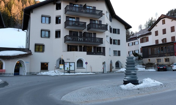 Vulpera Apartment | Flat with mountain view