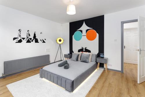 Sefton Park Apartment | FLATZY - Iconic Beatles and Liverpool Culture Home