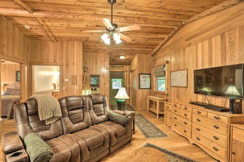 Skyland House | Fletcher Cabin Wraparound Deck and Pond Access